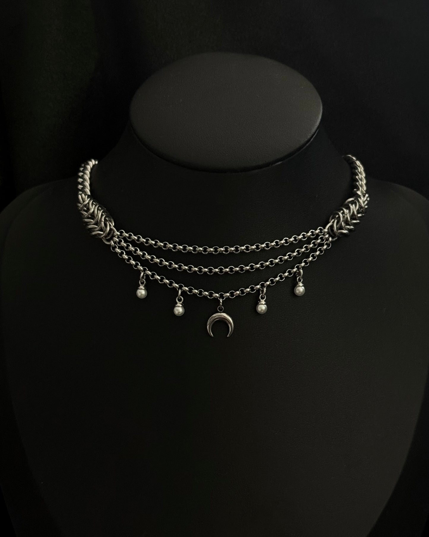 UMIO NECKLACE