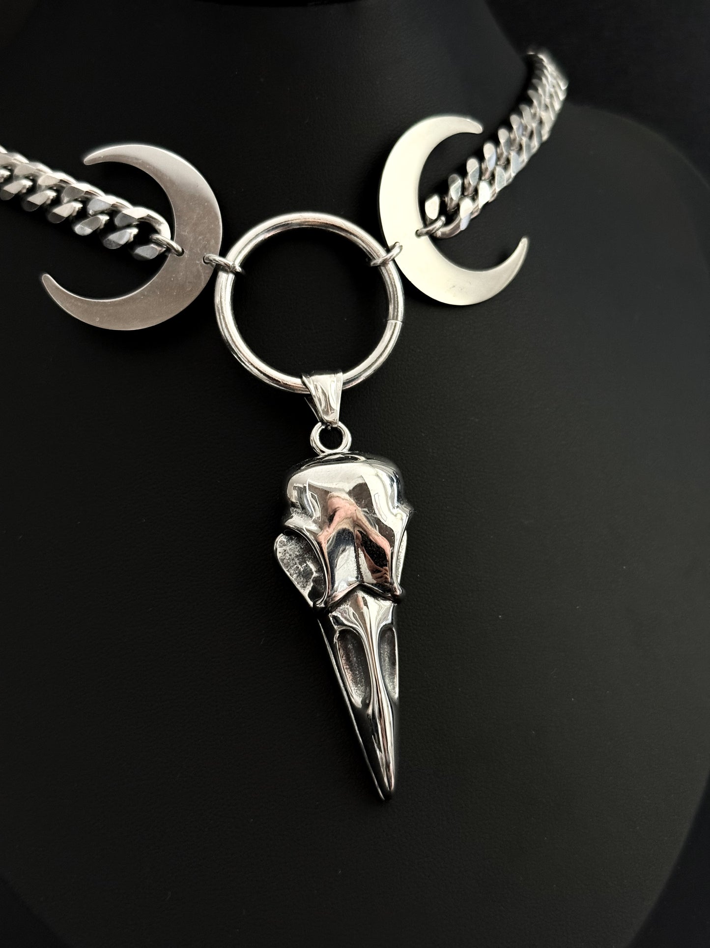 RUINS NECKLACE