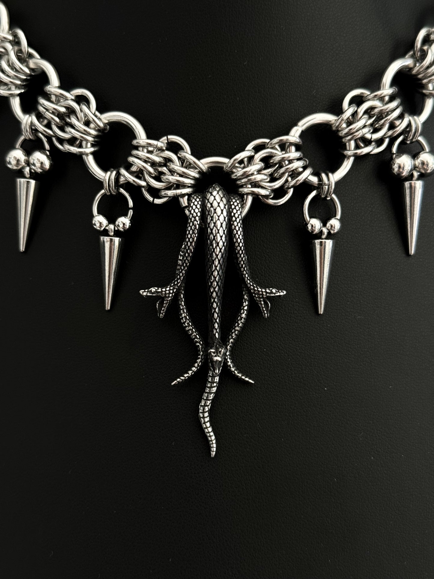 MORA NECKLACE