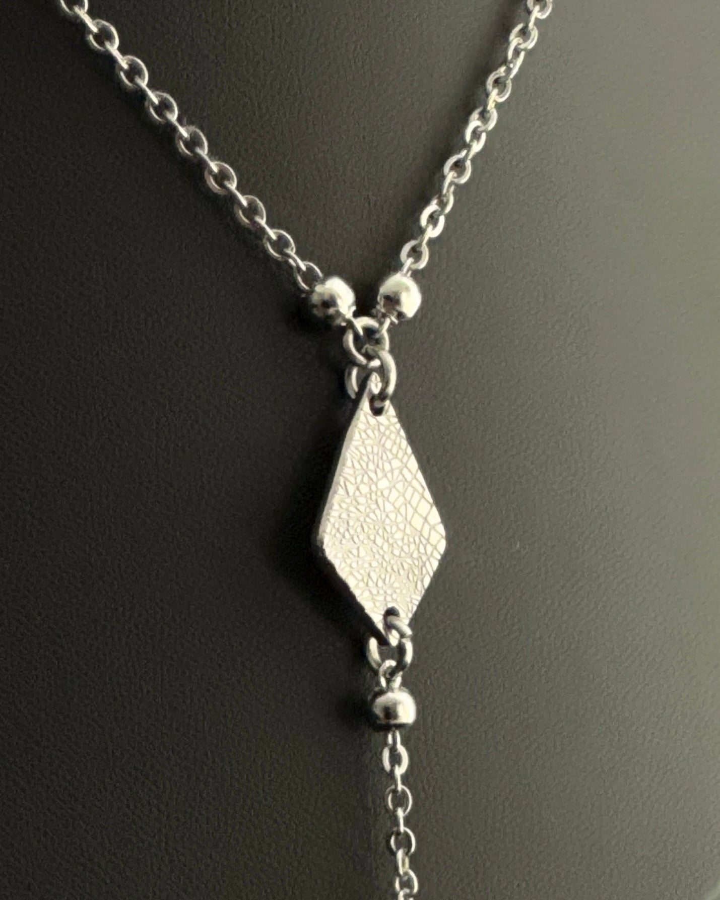 Slither Thread necklace