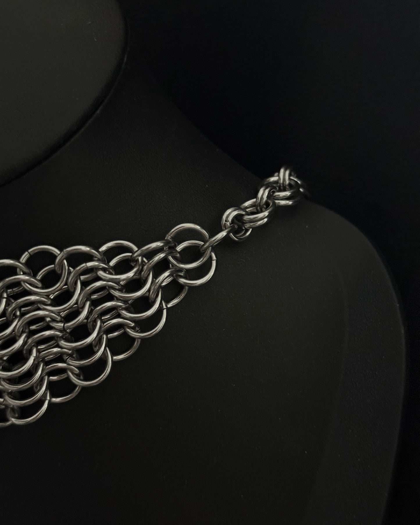 HEBI NECKLACE