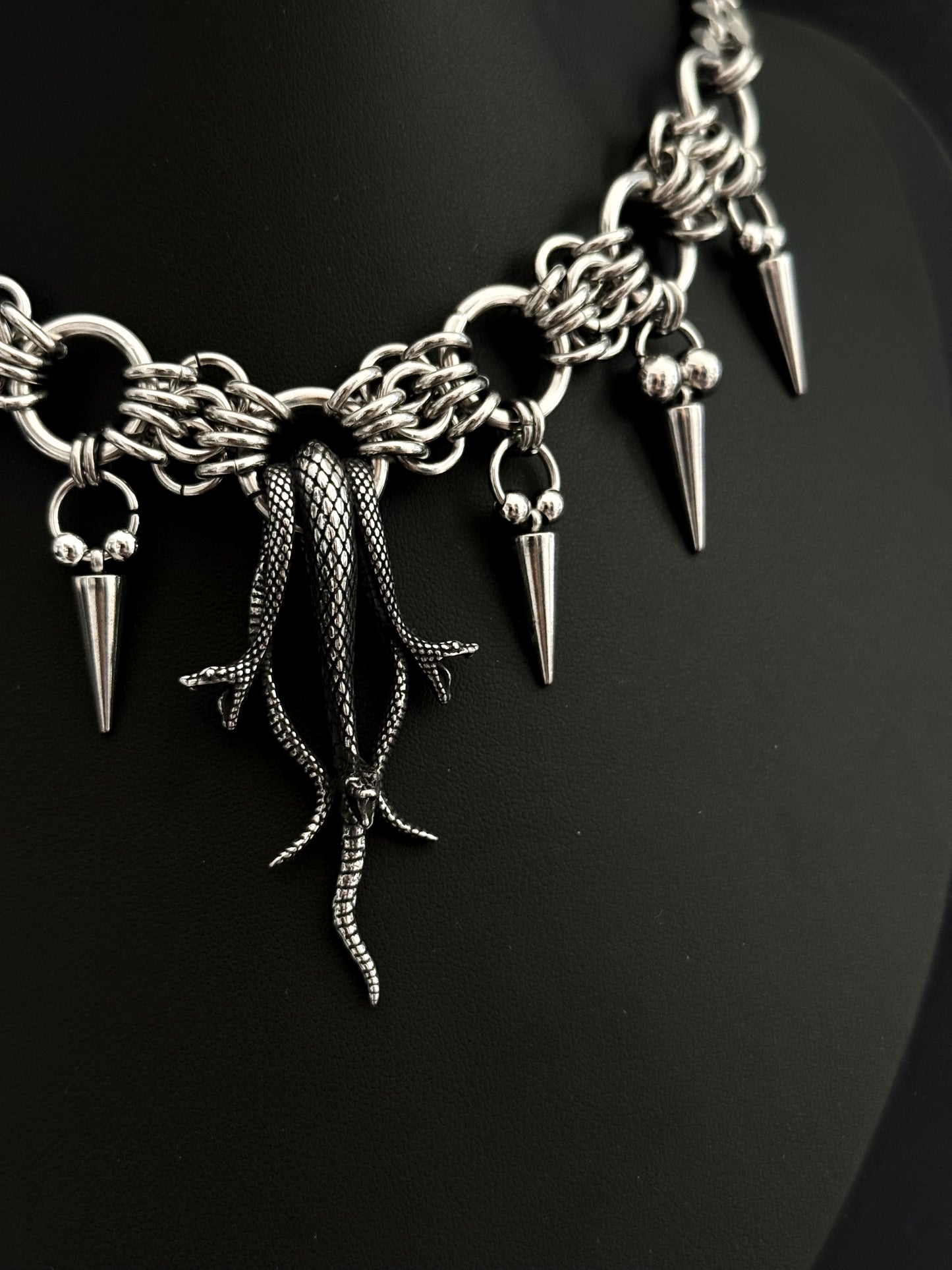 MORA NECKLACE