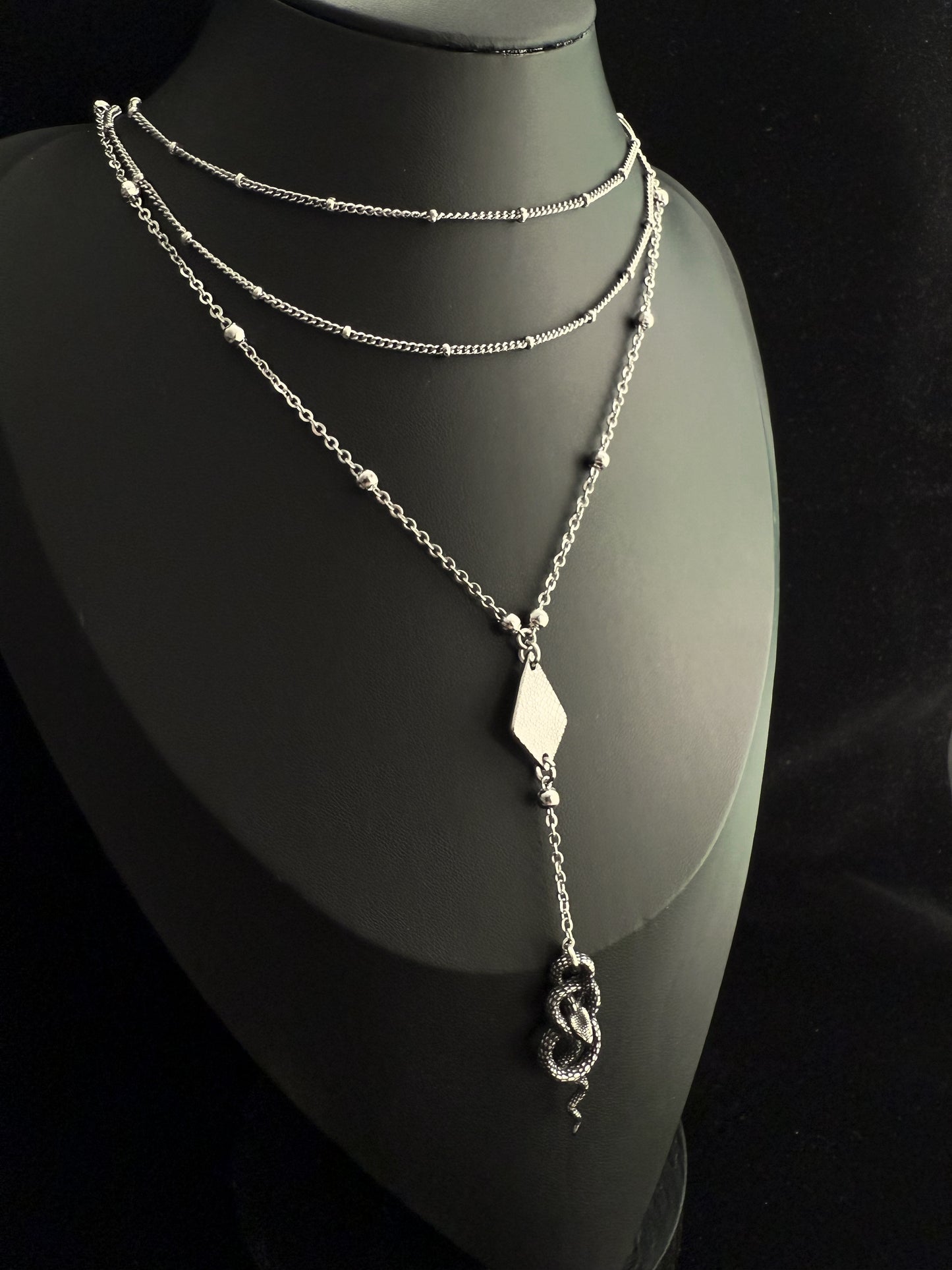 Slither Thread necklace