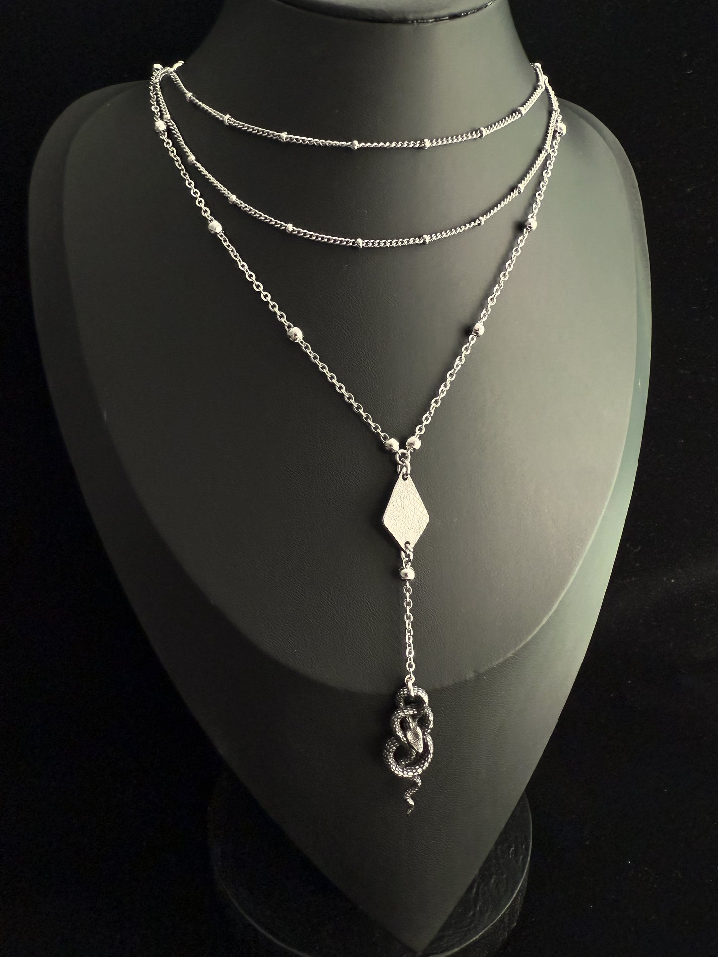 Slither Thread necklace