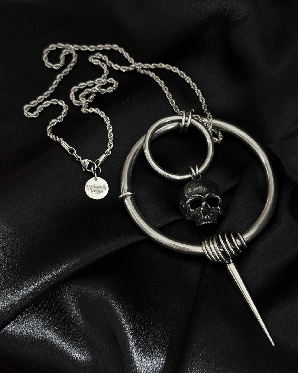 Decay necklace