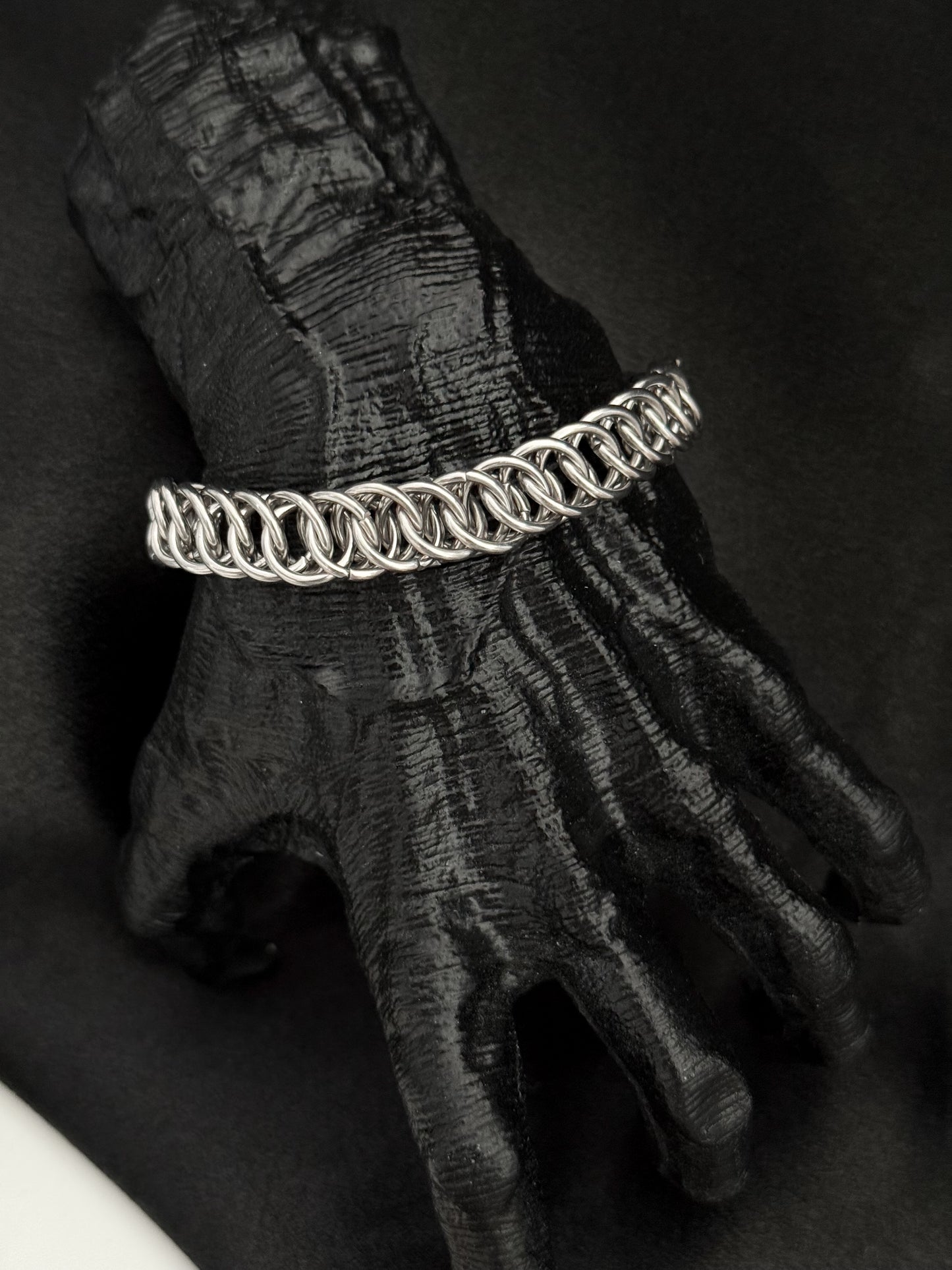 MANACLED BRACELET
