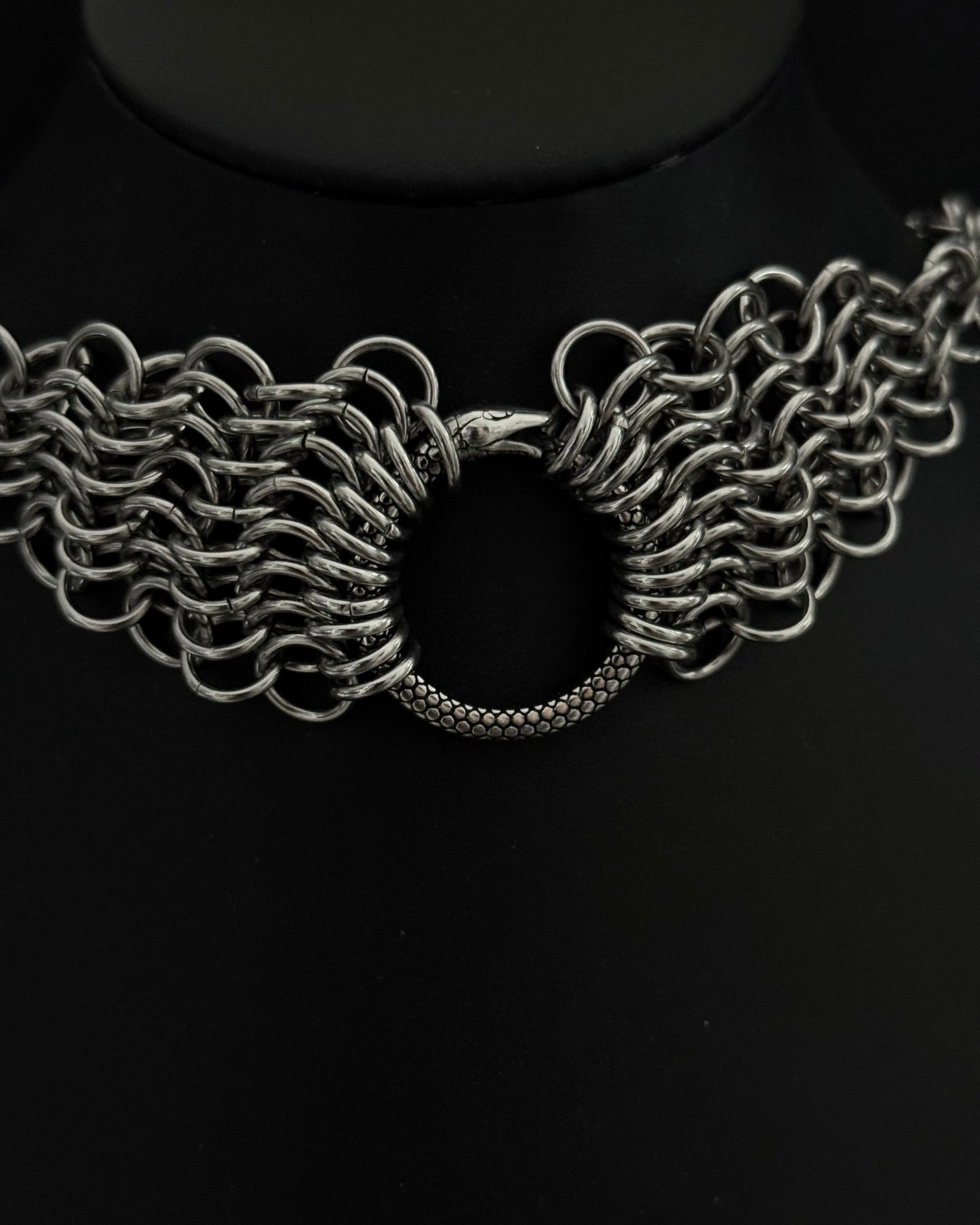 HEBI NECKLACE