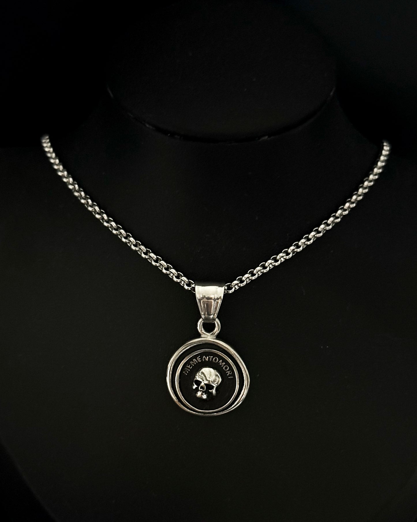 MEMENTO MORI NECKLACE