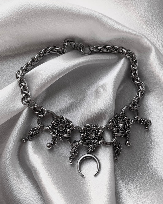 TENEBRAE NECKLACE