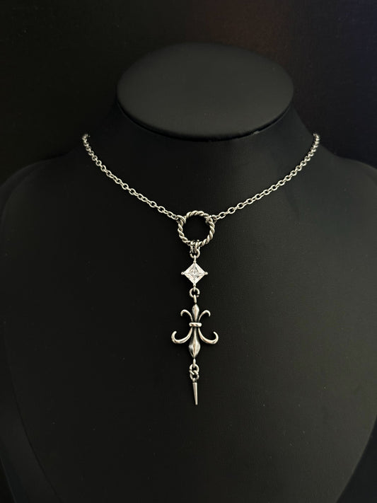 OSHI NECKLACE
