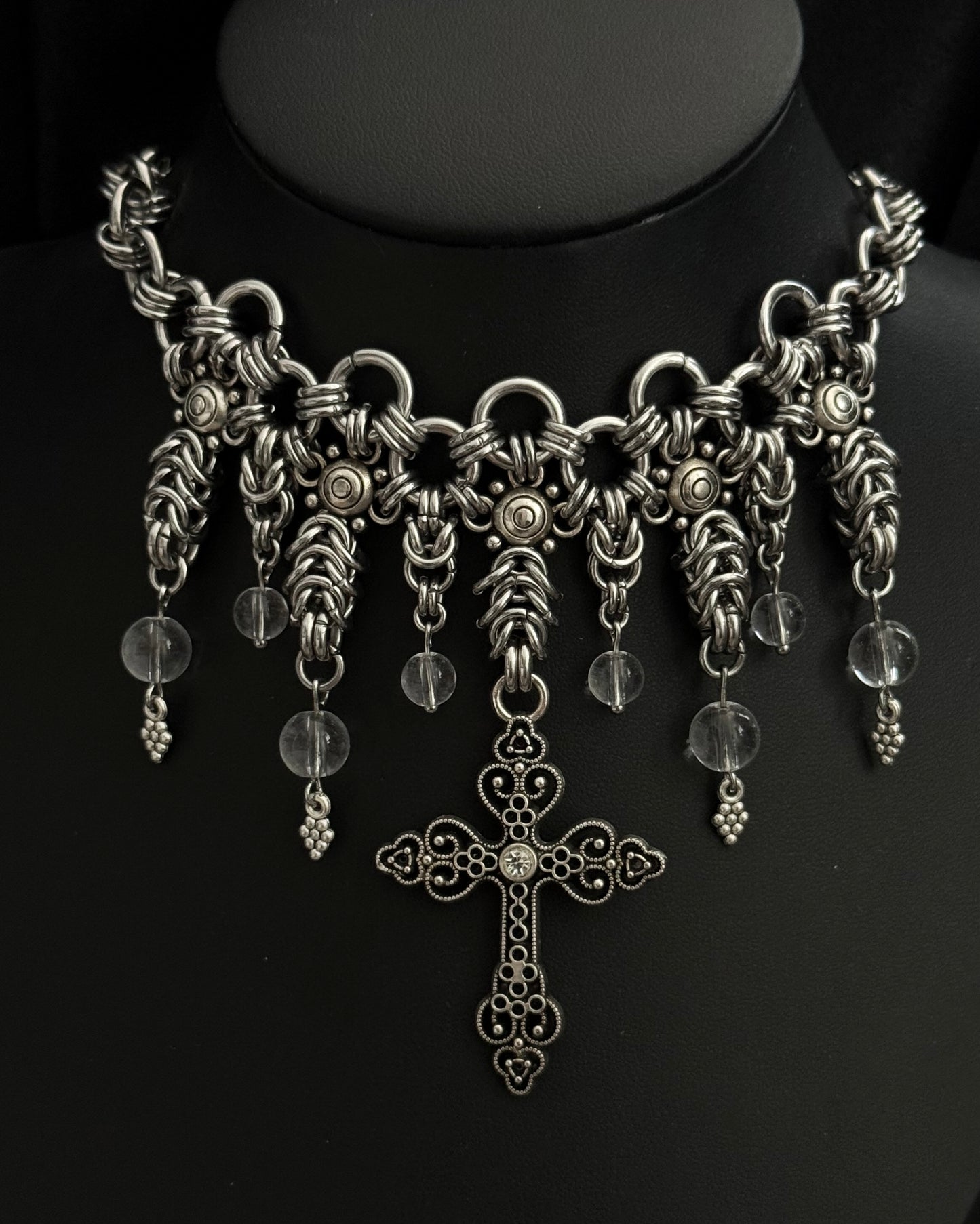 AIRI NECKLACE