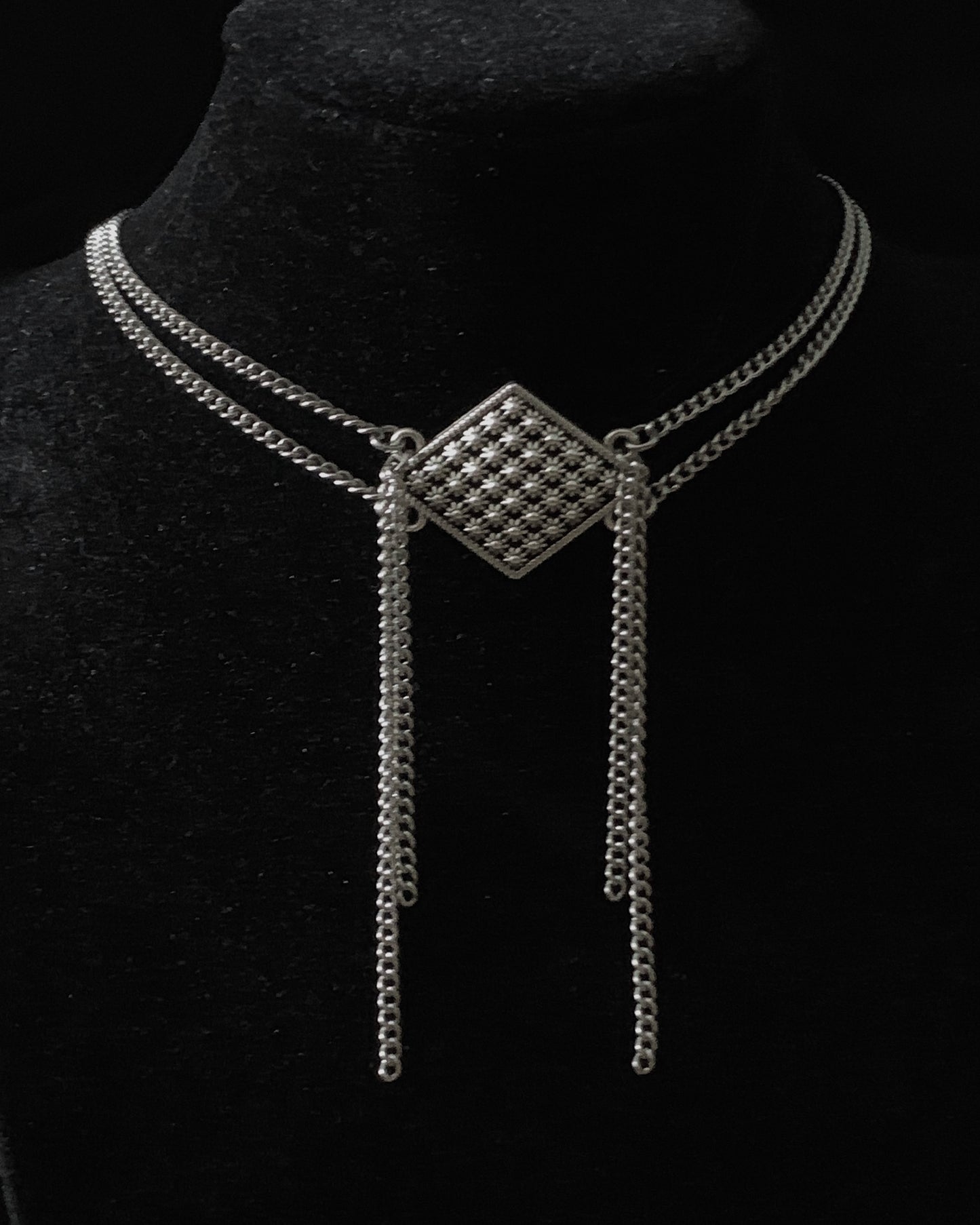 Regal necklace