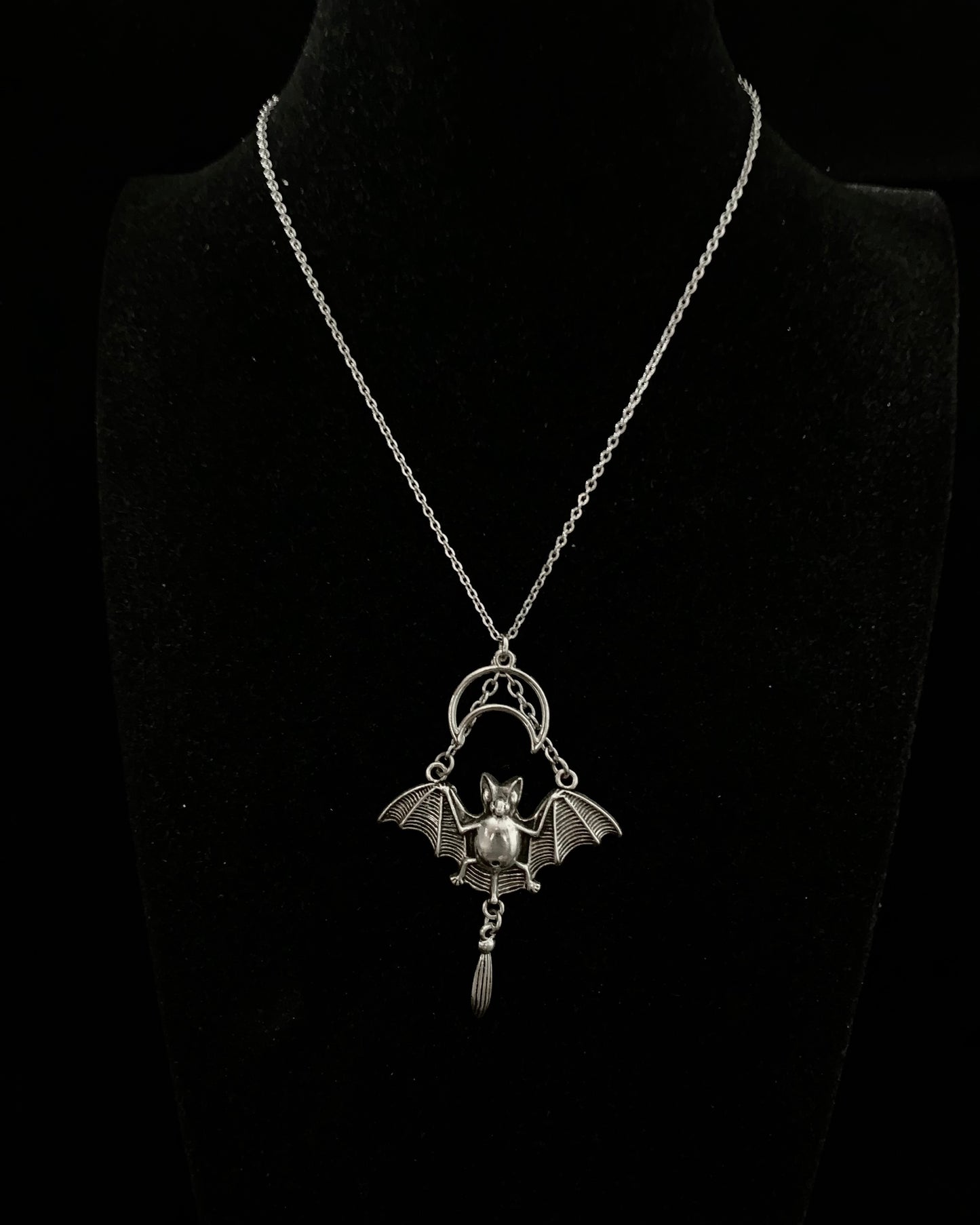 Myotis necklace