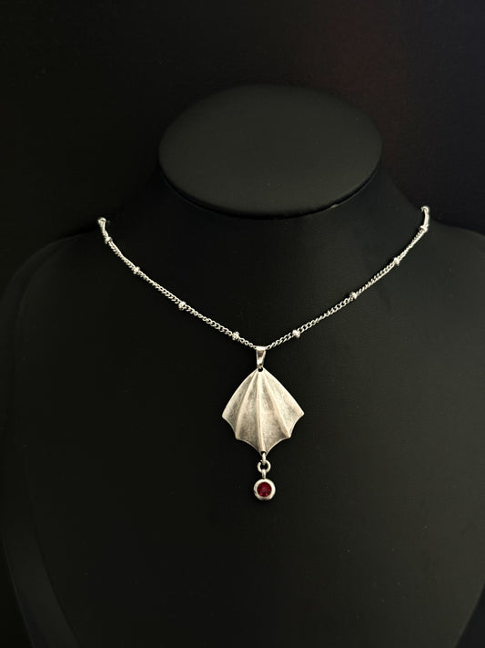 AMI NECKLACE