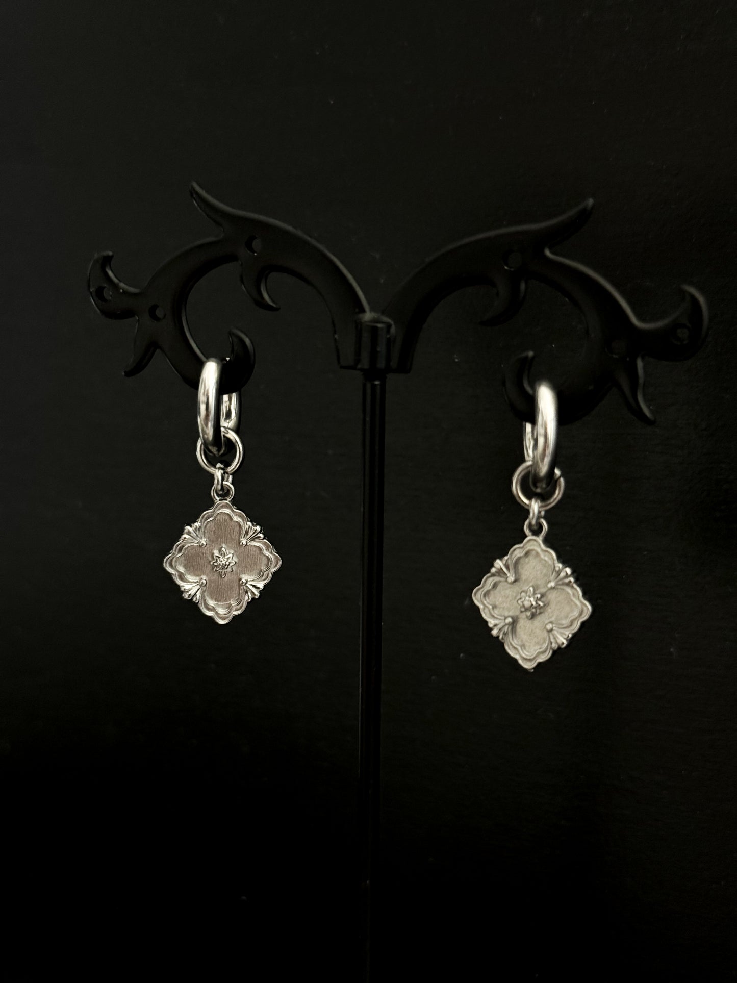 VIC EARRINGS