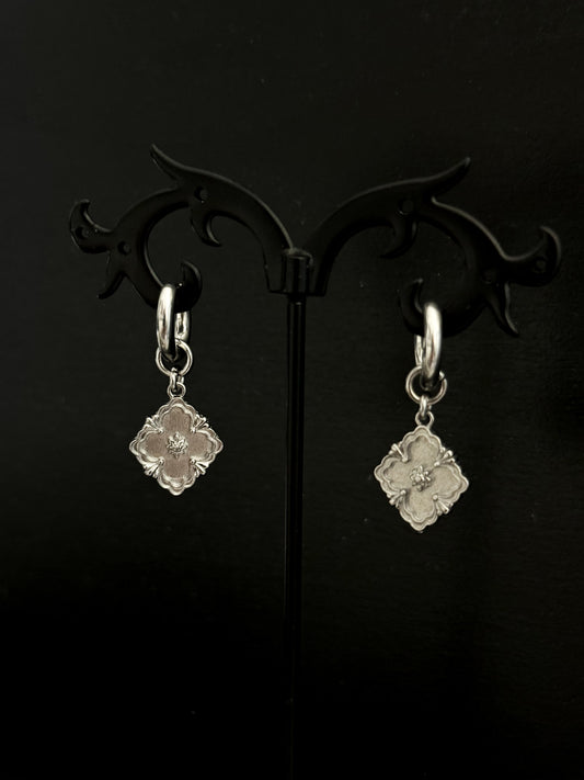 VIC EARRINGS