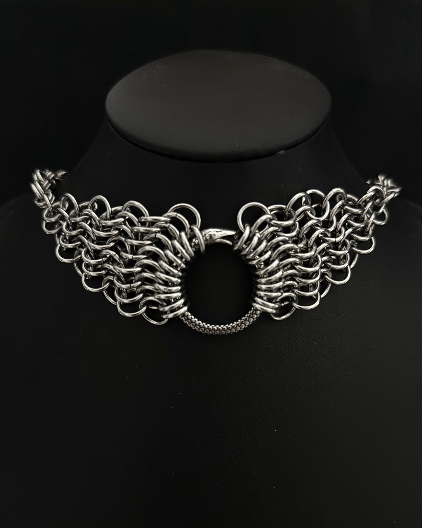 HEBI NECKLACE