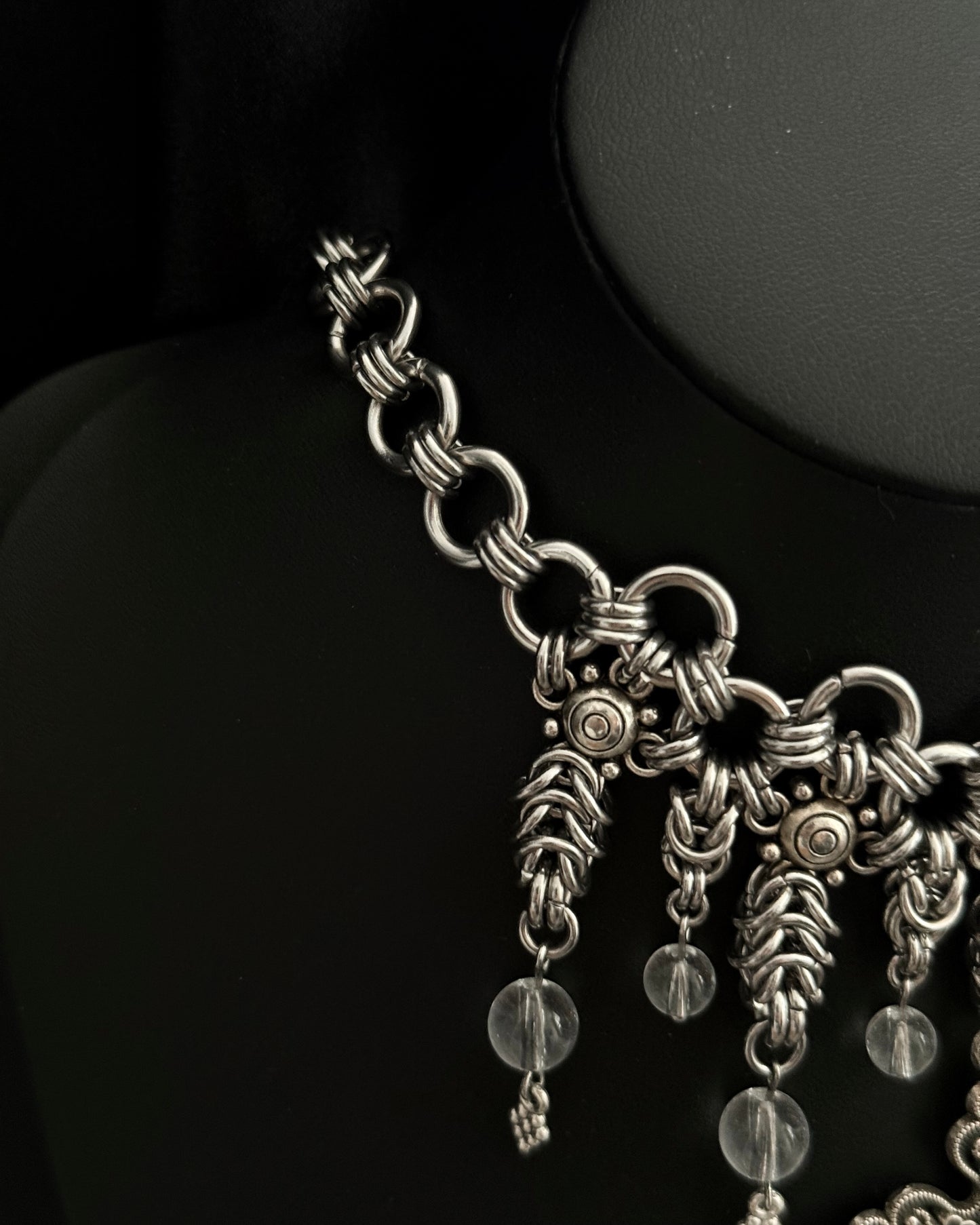 AIRI NECKLACE