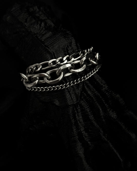 CHAINED BRACELET