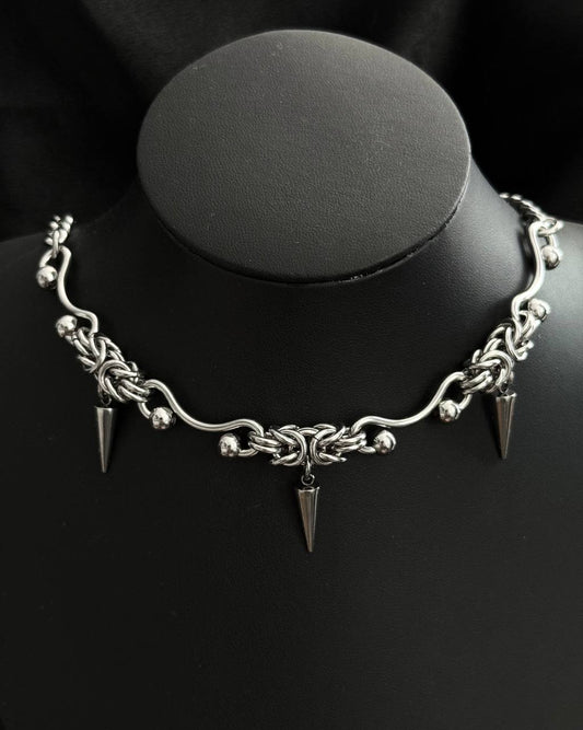 SPIKE NECKLACE