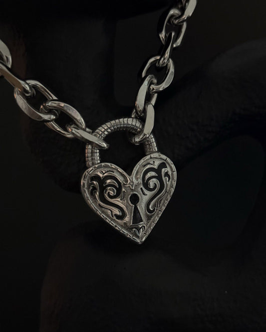 THE LOCKED CHAPTER NECKLACE