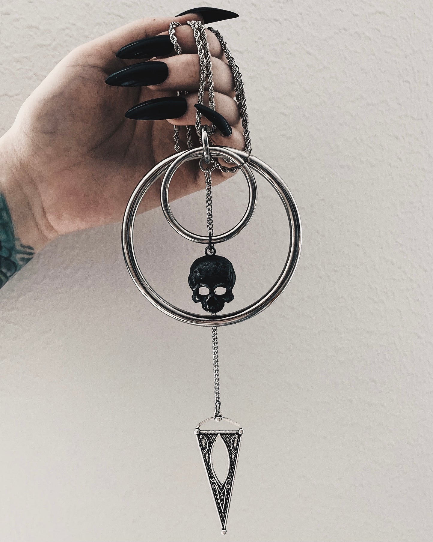 Decay necklace
